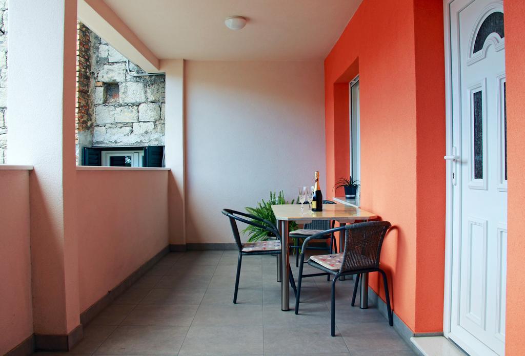 Apartment Ljubica Kastel Gomilica Каштела Экстерьер фото