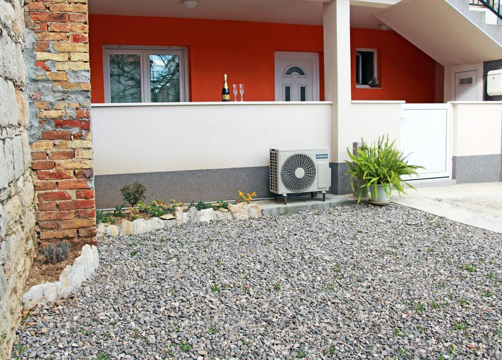 Apartment Ljubica Kastel Gomilica Каштела Экстерьер фото