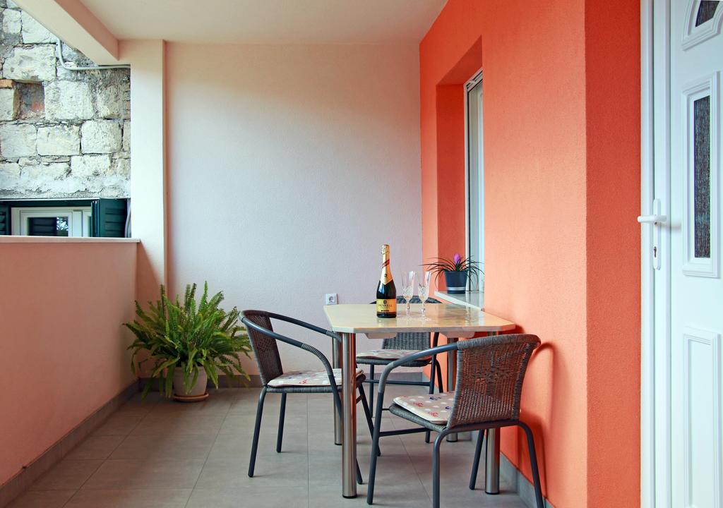 Apartment Ljubica Kastel Gomilica Каштела Экстерьер фото