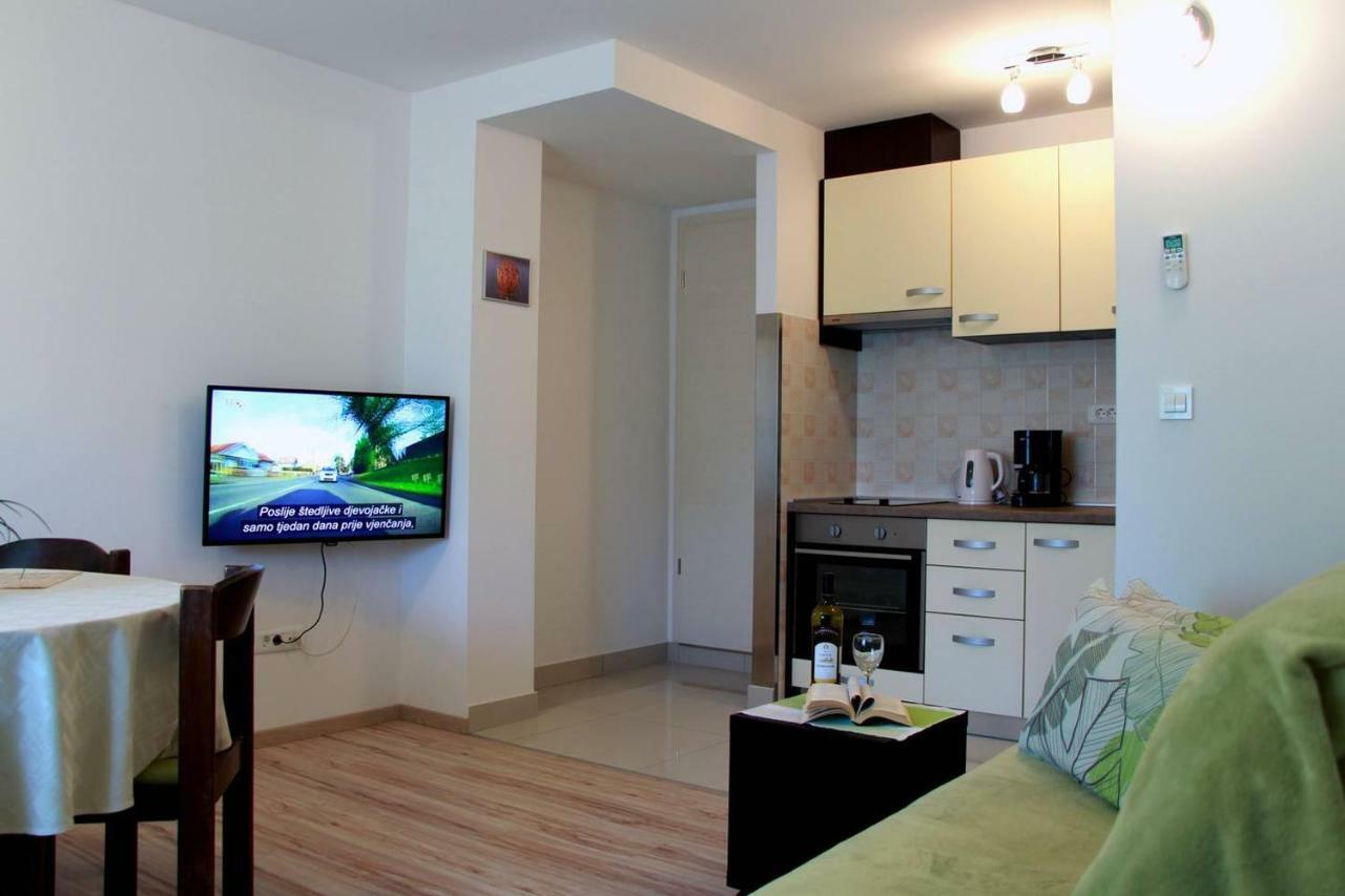 Apartment Ljubica Kastel Gomilica Каштела Экстерьер фото